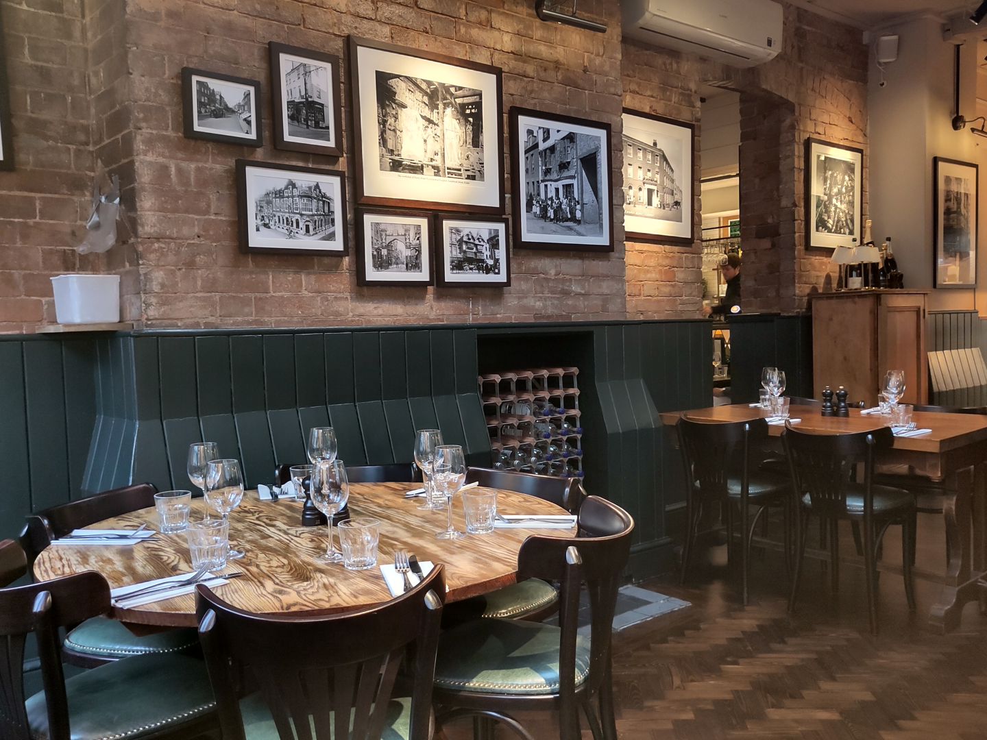 Harry's Restaurant
