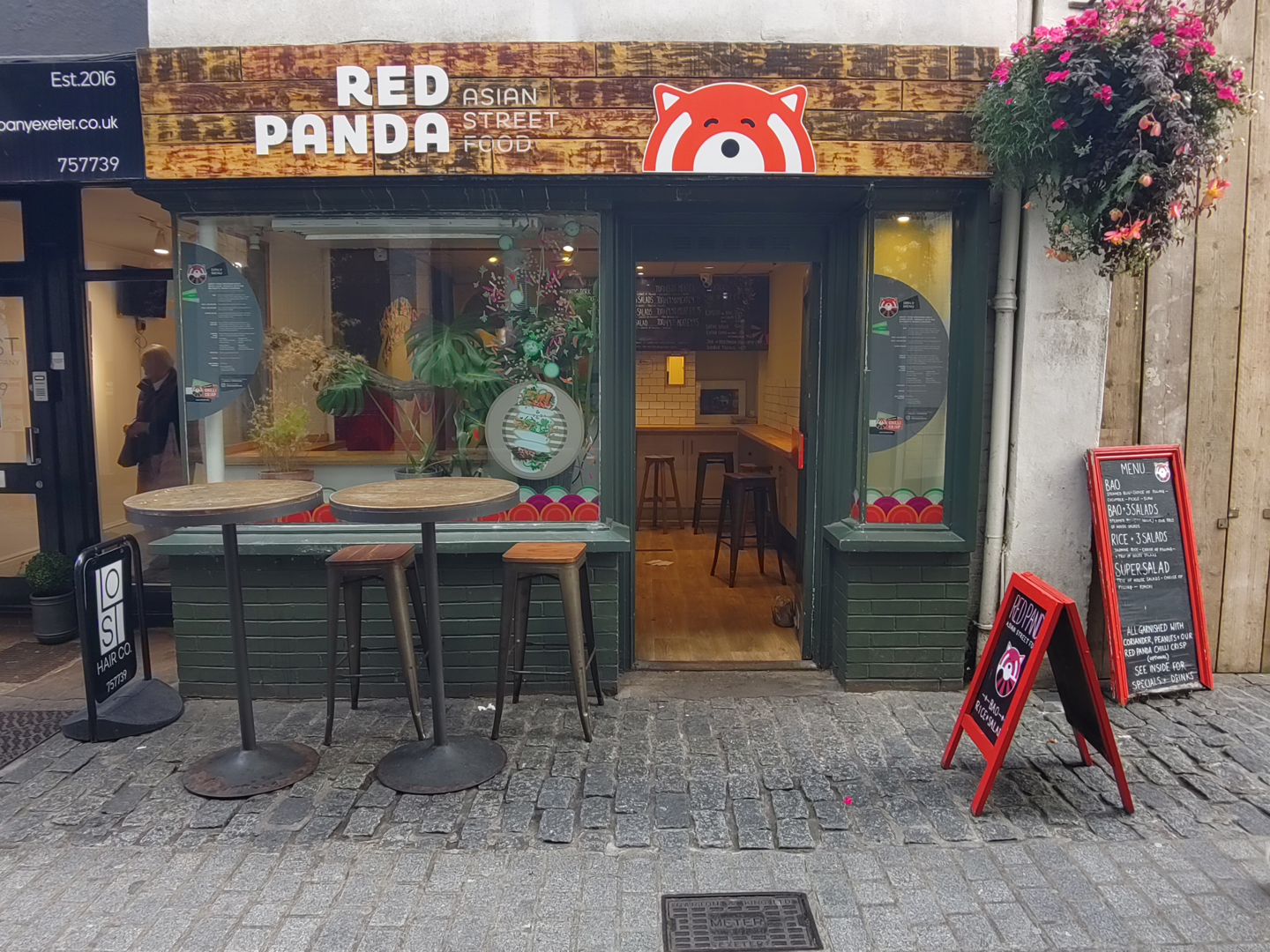 RED PANDA exterior