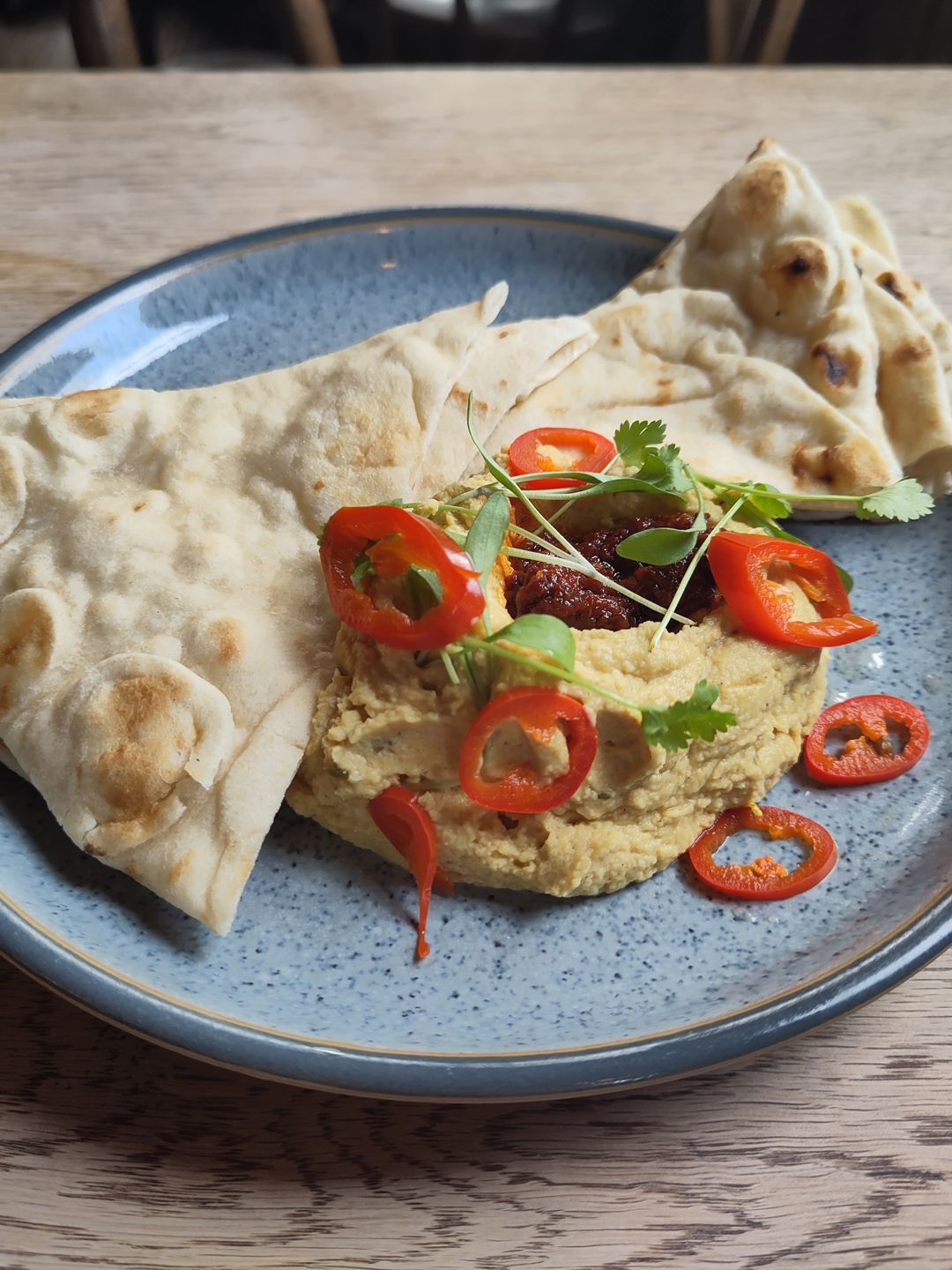Hummus Harissa & Flatbread